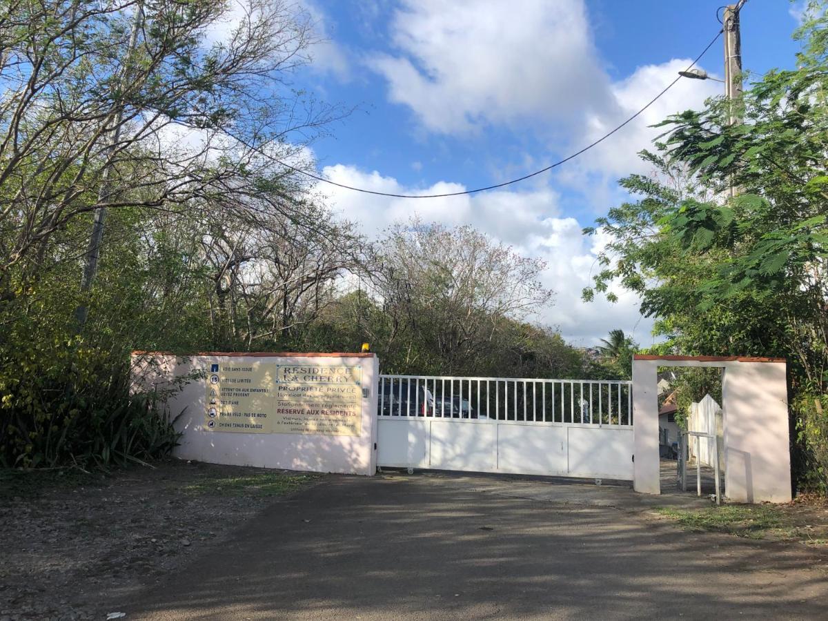 Carline Villa Ле Диамант Екстериор снимка